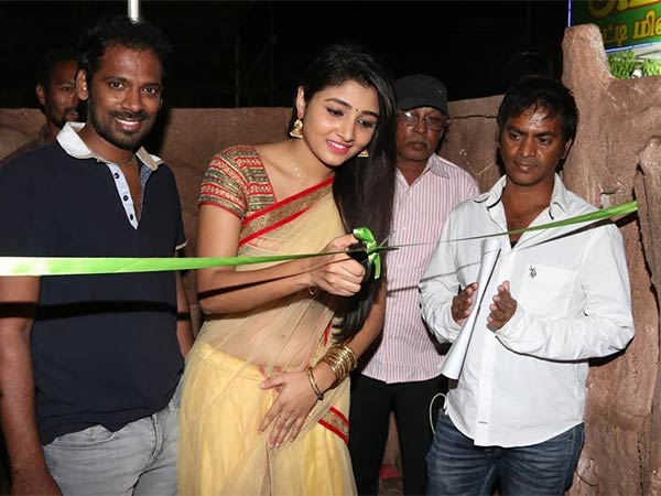 Actress Athithi Menon inaugurates 43rd exhibition Actress Athithi Menon inaugurates 43rd exhibition