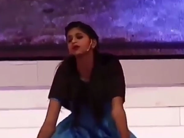 Video of Shah Rukh Khan's daughter goes viral Video of Shah Rukh Khan's daughter goes viral