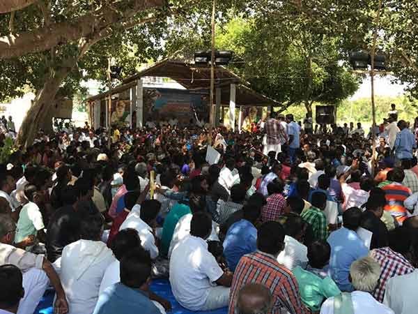 இளைஞர்கள்