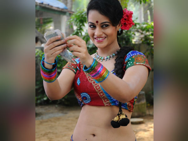 நடிகர்கள்