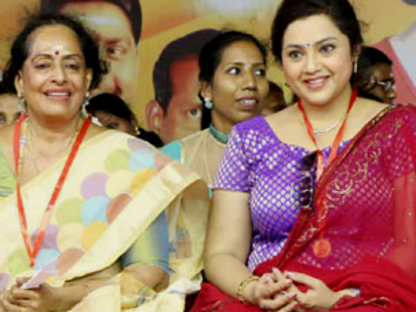 TN congress honours KR Vijaya, Meena TN congress honours KR Vijaya, Meena