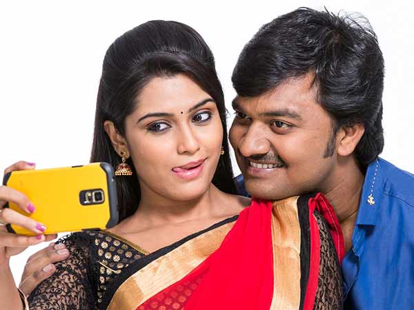 Rajinikanth wishes Lollu Sabha Jeeva Rajinikanth wishes Lollu Sabha Jeeva