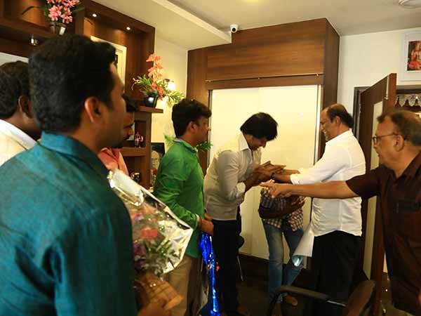 Rajinikanth wishes Lollu Sabha Jeeva Rajinikanth wishes Lollu Sabha Jeeva