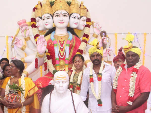Ragahva Lawrence opens Amma temple Ragahva Lawrence opens Amma temple