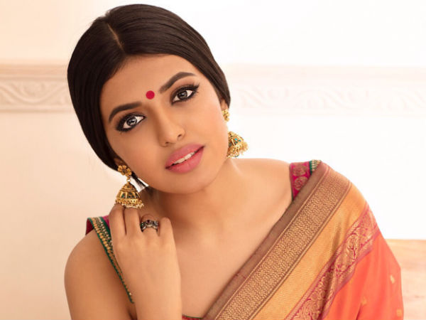தனுஷ்