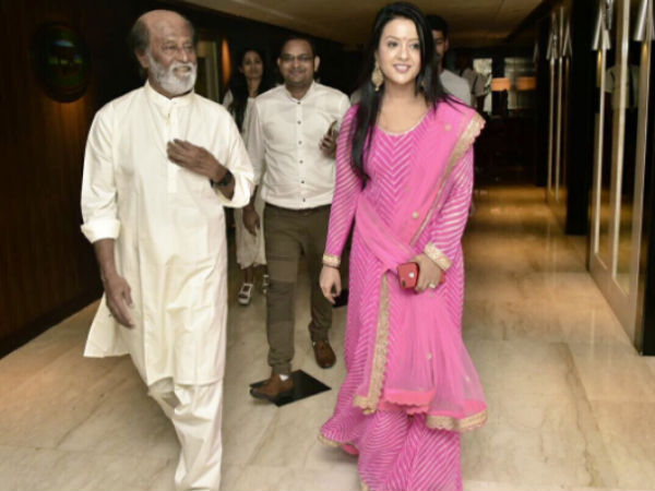 Rajinikanth meets Maharashtra CM's wife Rajinikanth meets Maharashtra CM's wife