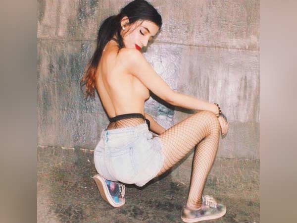 Sakshi Chopra releases topless picture of hers Sakshi Chopra releases topless picture of hers