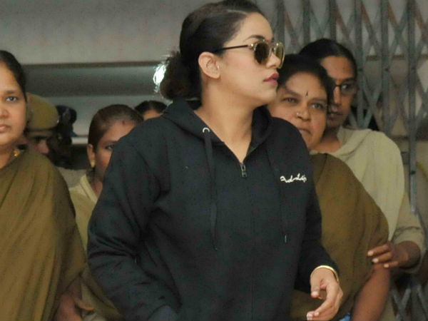 Drug case: Mumaith Khan appears before SIT Drug case: Mumaith Khan appears before SIT
