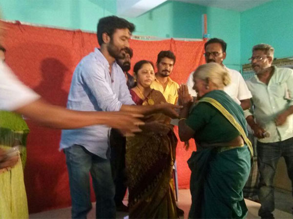 Dhanush helps Rs 80 lakhs to drought affected farmers Dhanush helps Rs 80 lakhs to drought affected farmers