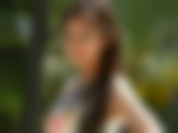 Actresses jealous of a fellow young actress Actresses jealous of a fellow young actress