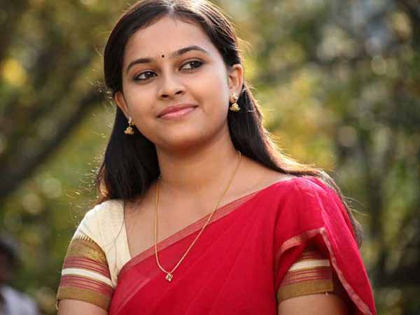 Sridivya thinks to shift to glamour route Sridivya thinks to shift to glamour route