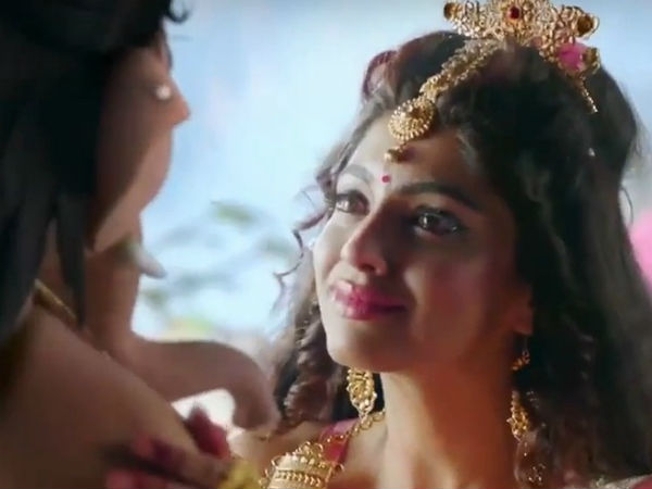 பார்வதியின் நடிப்பு