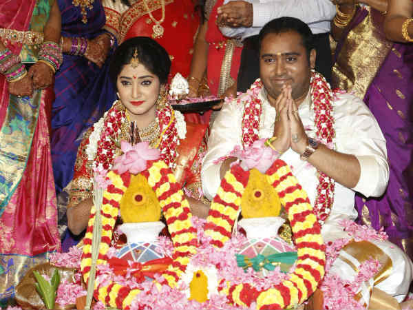 Producer Abinesh marries RAJ TV director Ravindran's daughter Producer Abinesh marries RAJ TV director Ravindran's daughter