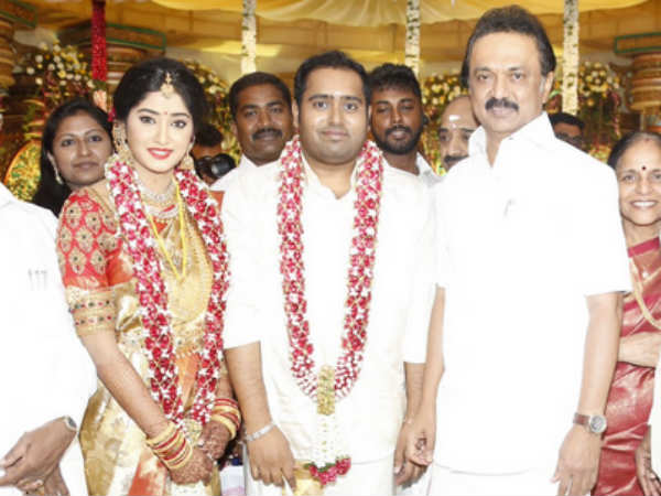 Producer Abinesh marries RAJ TV director Ravindran's daughter Producer Abinesh marries RAJ TV director Ravindran's daughter