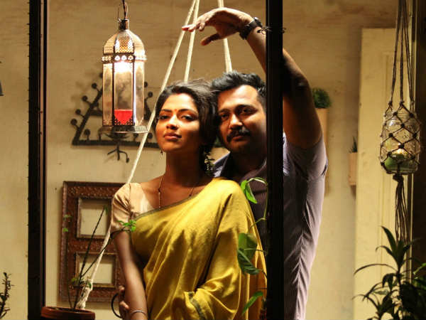 கவர்ச்சி காட்சிகளில் அமலாபால்