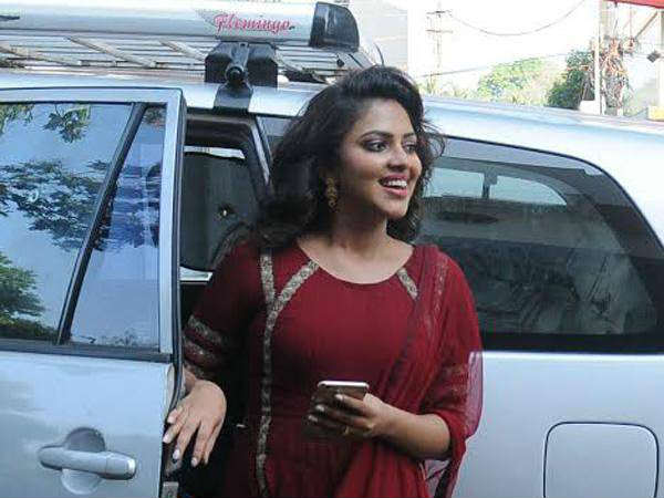 போக்குவரத்து துறை அமைச்சர்
