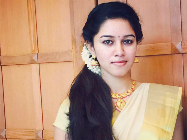 நிகழ்ச்சிகளில் பங்கேற்பு