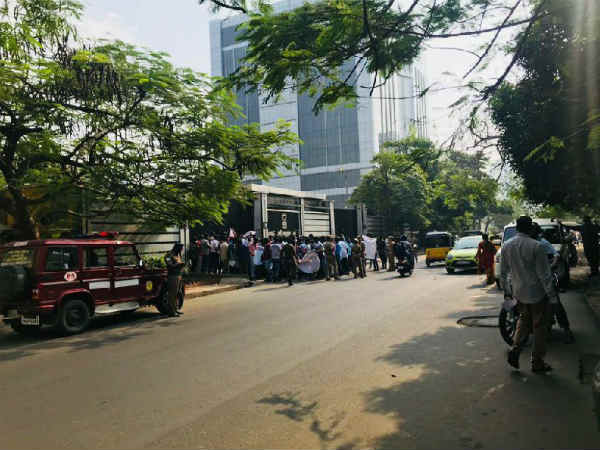 திரையுலகில் சர்ச்சை