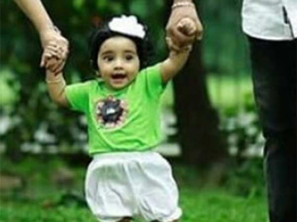 அழகான குழந்தை