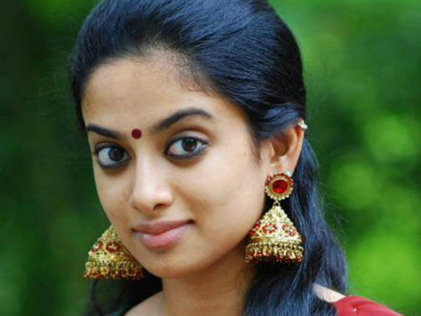 Malayalam actress gets university rank Malayalam actress gets university rank