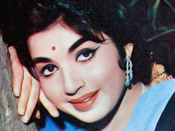 Actress who acts as jayalalitha Actress who acts as jayalalitha