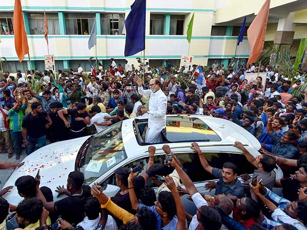 Rajinikanth's speech at MGR statue opening gets big response Rajinikanth's speech at MGR statue opening gets big response