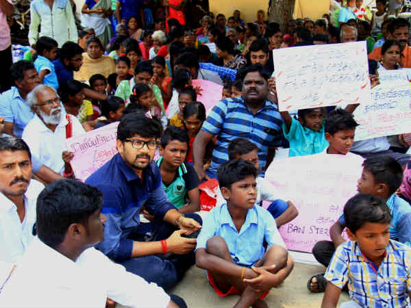 Abhi Saravanan joins Sterlite protest Abhi Saravanan joins Sterlite protest