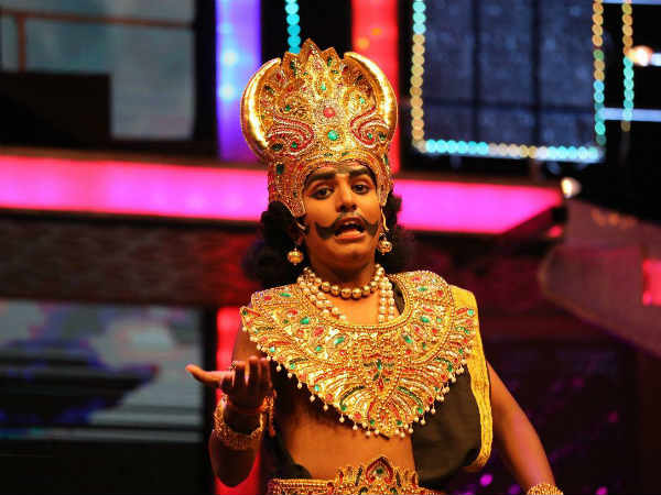 ஸ்கிரிப்ட் யார் ரெடி பண்றது?
