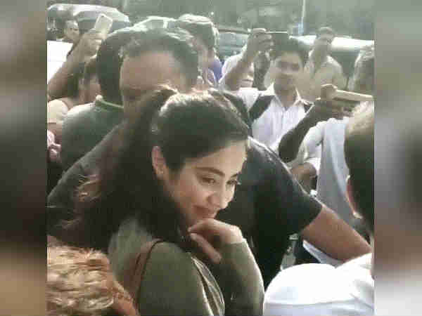 Janhvi is all smiles after being mobbed by fans Janhvi is all smiles after being mobbed by fans