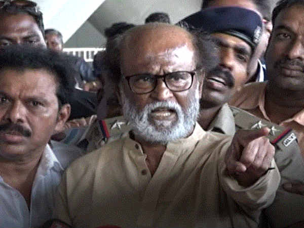Movie journalists condemn Rajini Movie journalists condemn Rajini