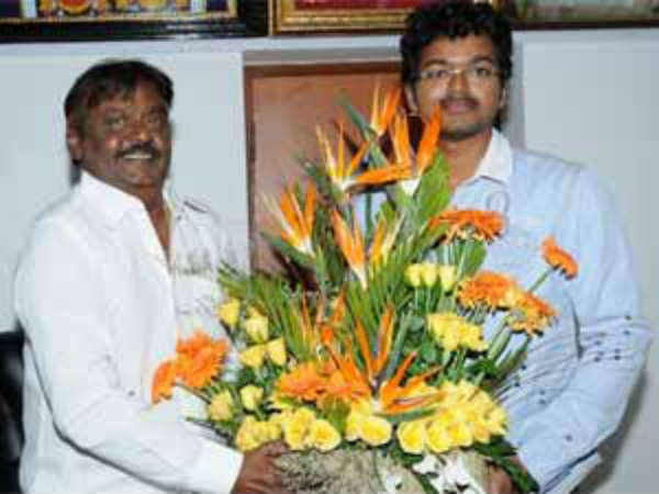 தோள்கொடுக்கும் தோழன்