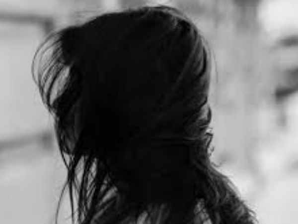 Controversial actress changes route Controversial actress changes route
