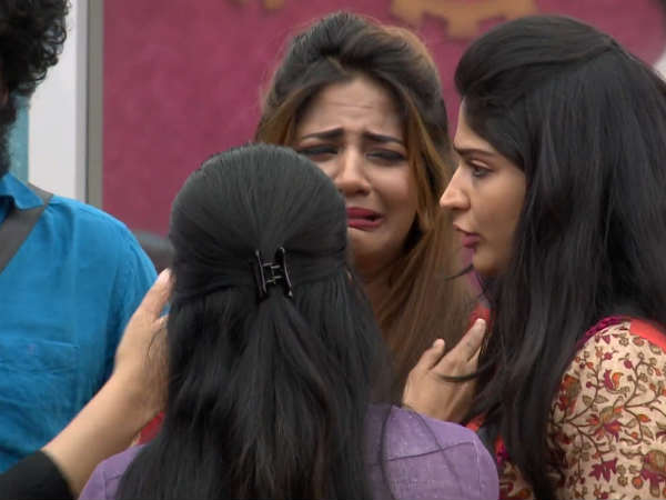Rithvika is famous: Says Aishwaryas mother Rithvika is famous: Says Aishwaryas mother