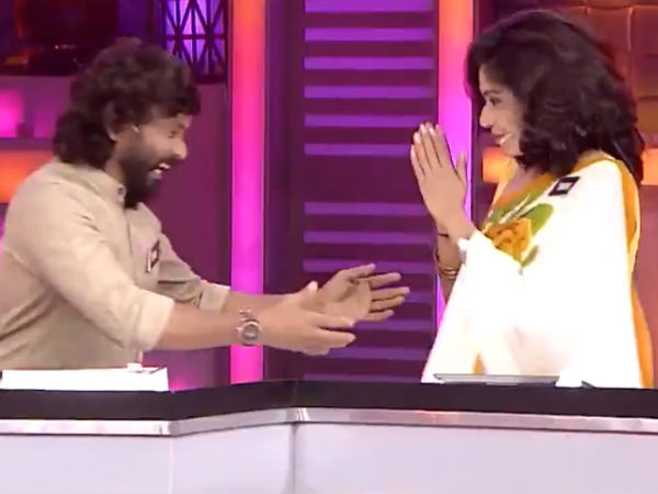 Snehan tries to hug Mamathi Chari Snehan tries to hug Mamathi Chari
