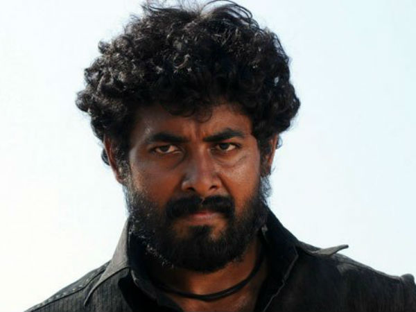 ஒரே நேரத்தில் இப்டி ரெண்டு டிராக்ல பயணிக்கிறது சிரமமாக இல்லையா...
