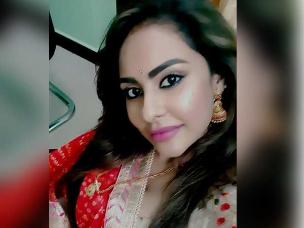 Actress SriReddy thanks vishal! Actress SriReddy thanks vishal!