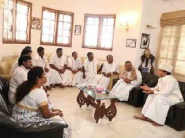 Actress Rithvika to play MGR wife Janaki Actress Rithvika to play MGR wife Janaki