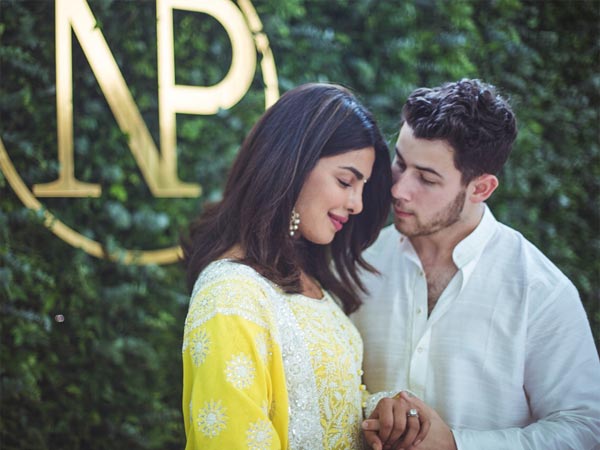 Priyanka Chopra kisses Nick Priyanka Chopra kisses Nick