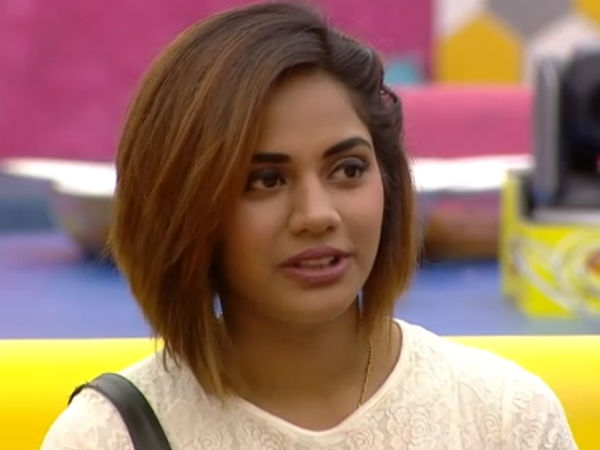Aishwarya pours garbage on Riythvika in Biggboss Aishwarya pours garbage on Riythvika in Biggboss