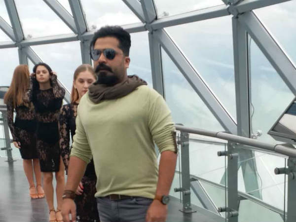 Simbu shooting pictures out! Simbu shooting pictures out!