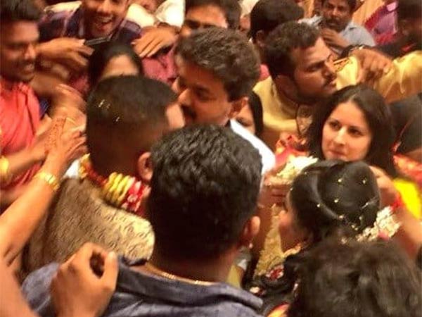 Vijay flooded in fans crowd! Vijay flooded in fans crowd!
