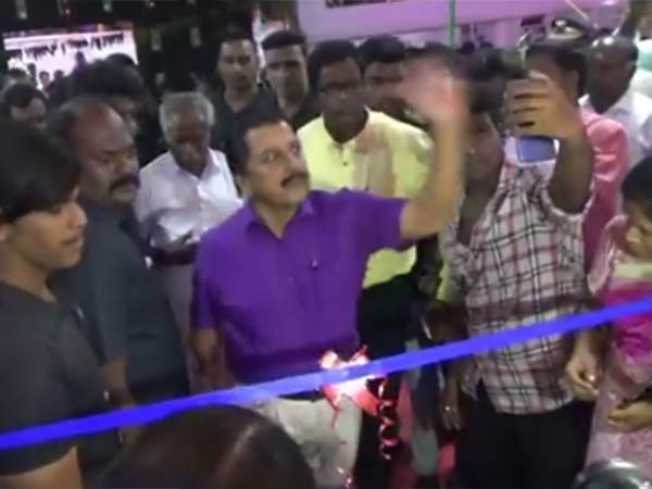 ரசிகர்கள்