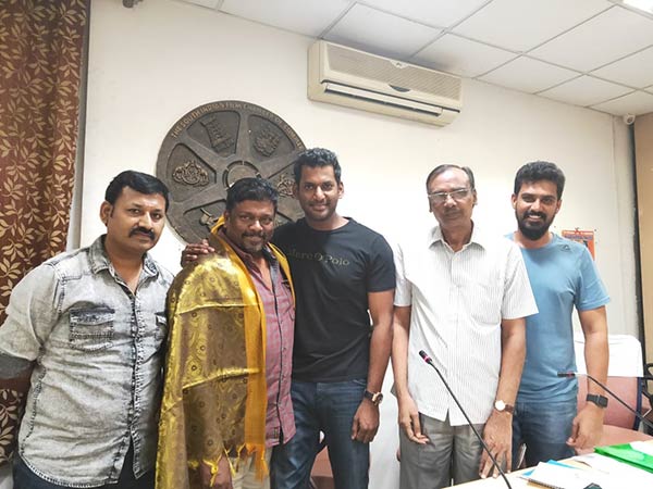 Actor Parthiban appointed as producer council vice president Actor Parthiban appointed as producer council vice president