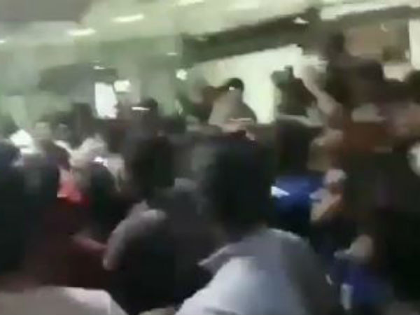 தடியடி: