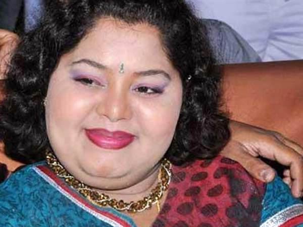 Harathi to watch Viswasam before Petta Harathi to watch Viswasam before Petta