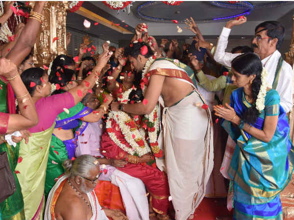 வரவேற்பு நிகழ்ச்சி:
