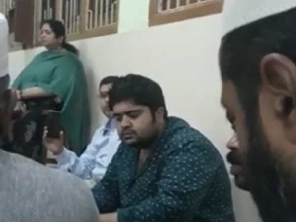 Simbu brother turns muslim Simbu brother turns muslim