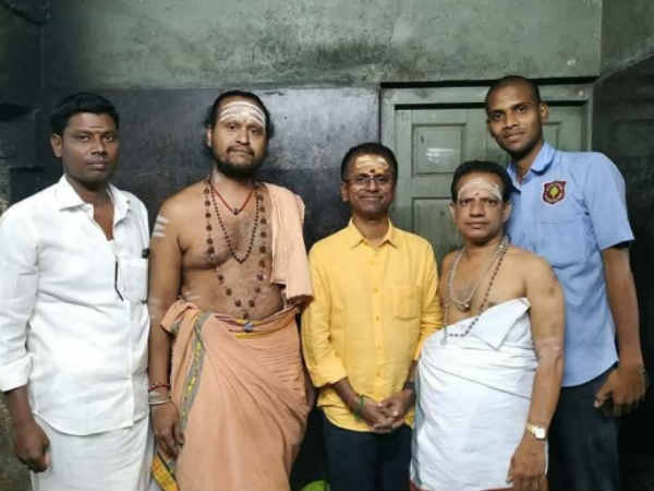 AR Murugadoss visits Palani Murugan temple AR Murugadoss visits Palani Murugan temple