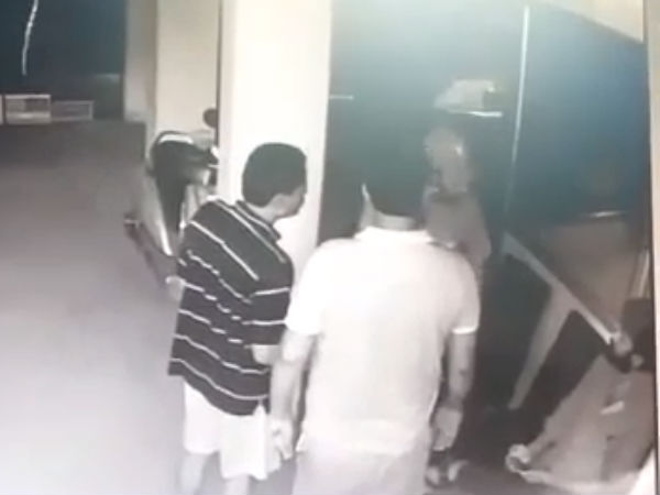 திமிராக நடந்து கொண்டார்