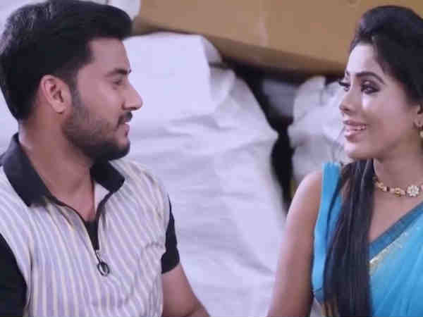 காதில்